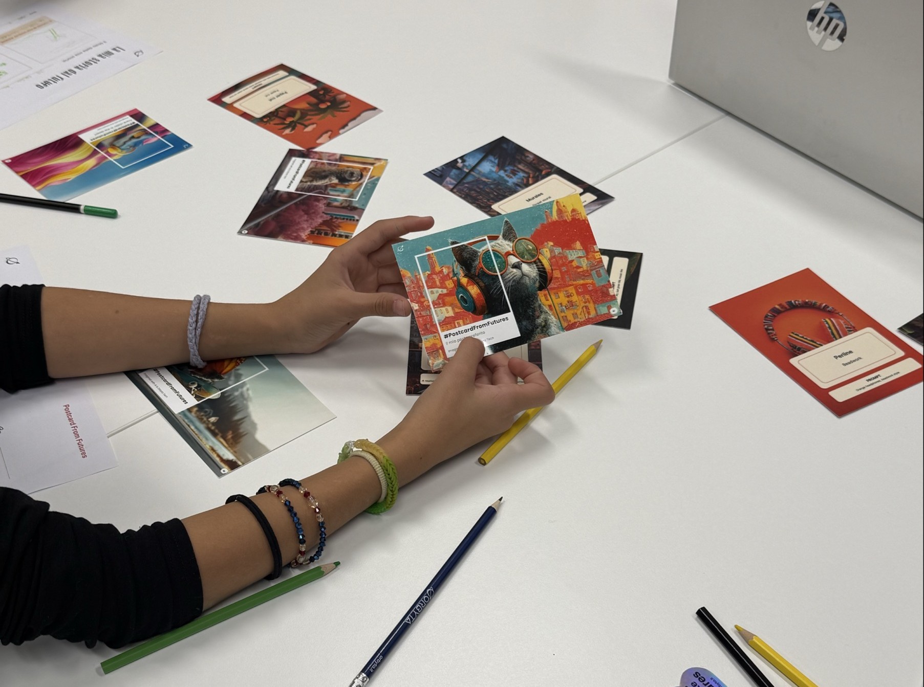 Postcard From Futures per Casa Base: un workshop per immaginare futuri insieme agli adolescenti